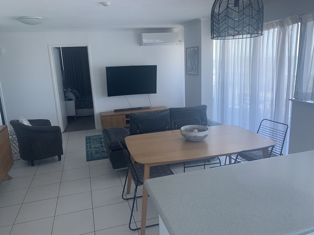 Beachfront Towers 69/80