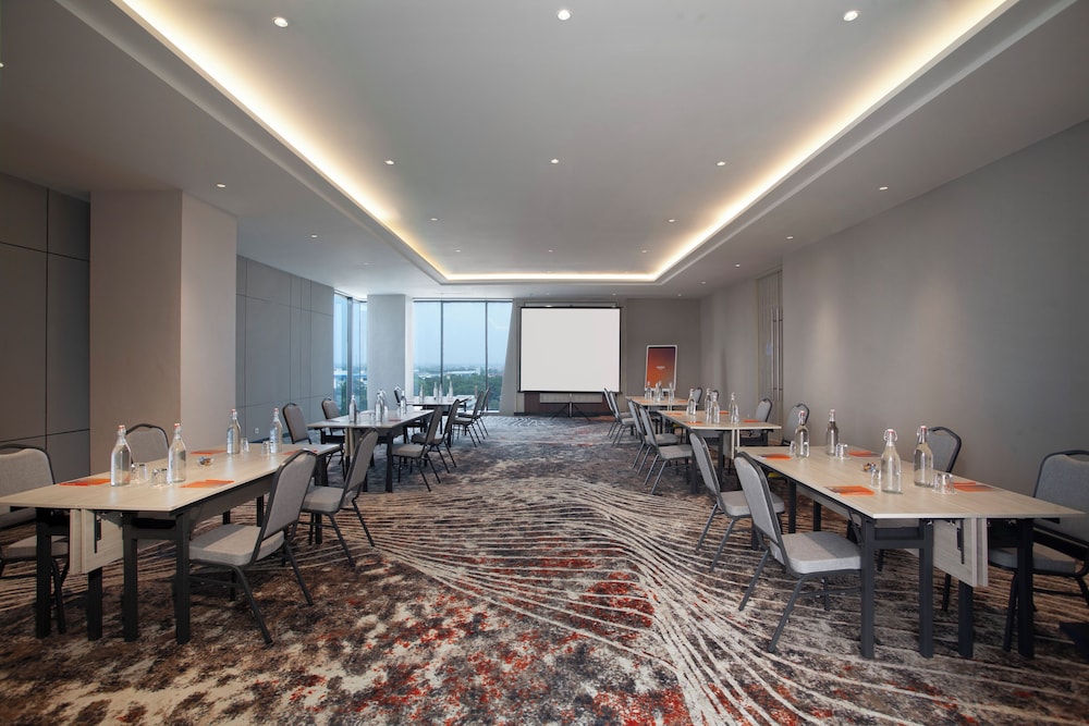 Harris Hotel and Convention Cibinong City Mall Bogor 53/61