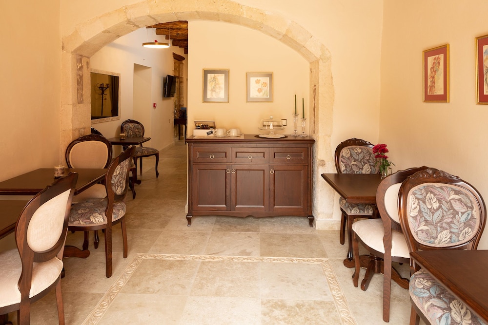 Phaedra Suites - Adults Only 32/50
