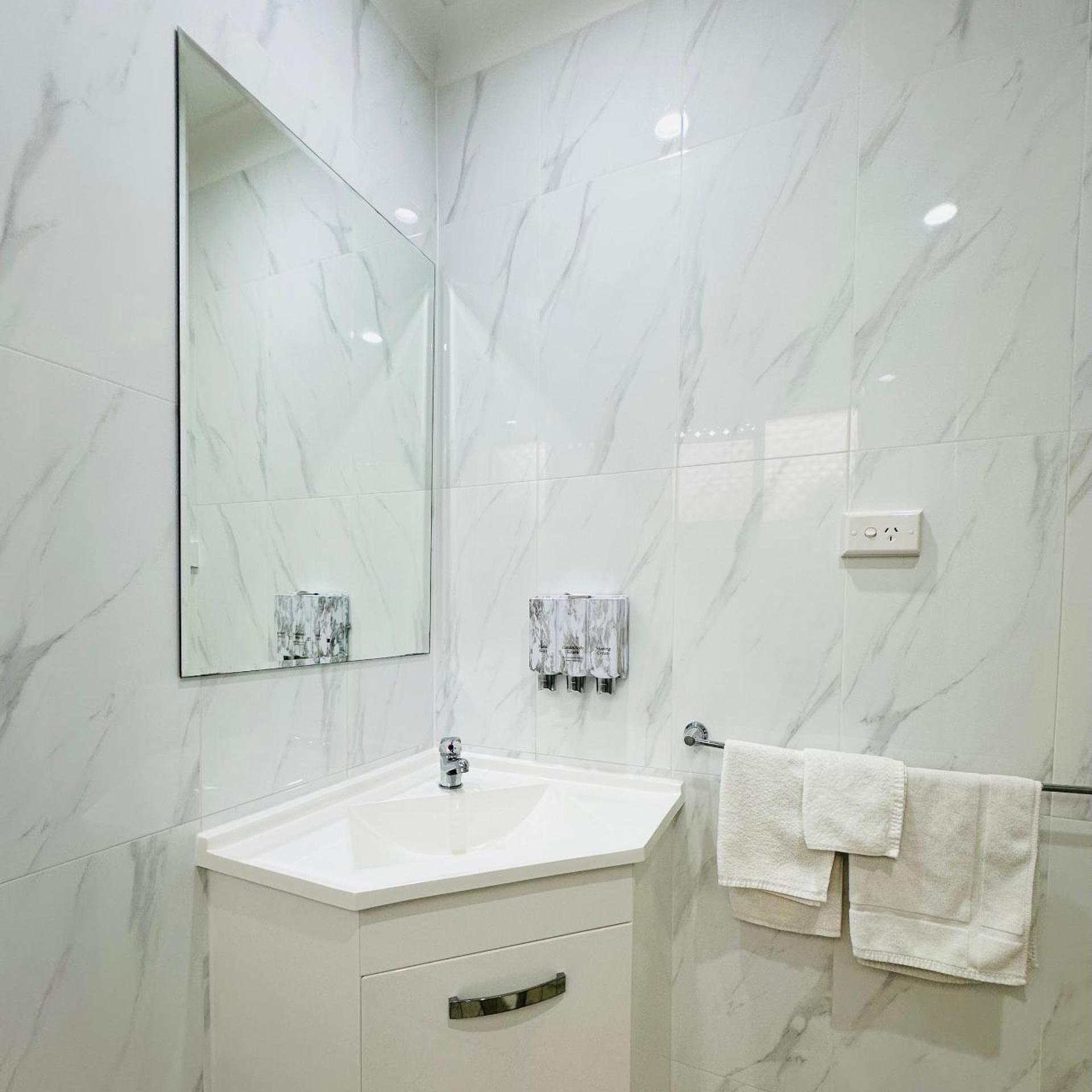 جناح تنفيذي، Sapphire City Motor Inn Inverell 7/8