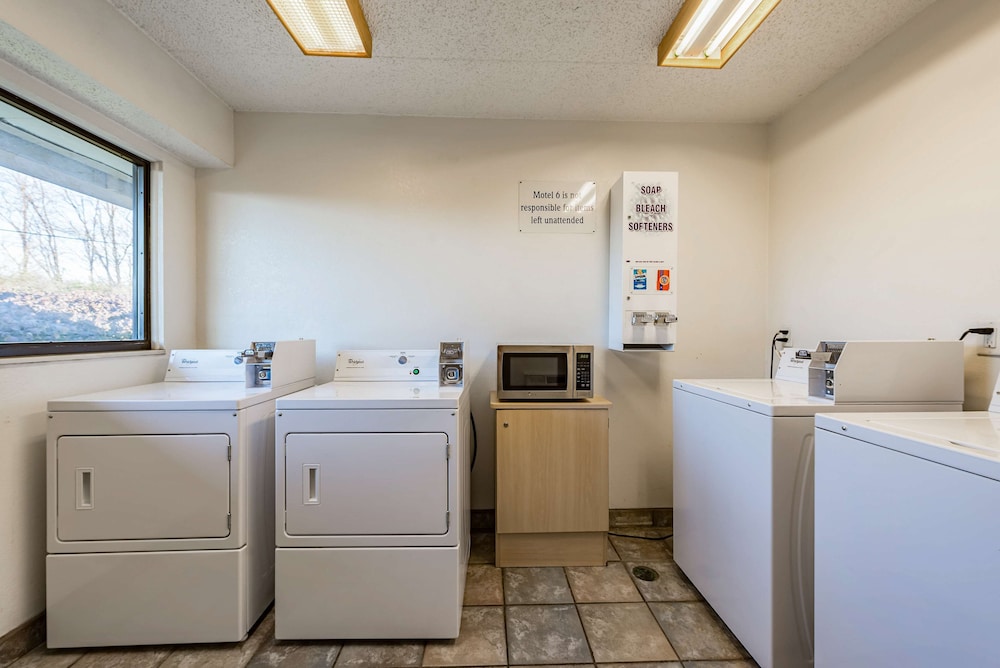 Days Inn by Wyndham Cincinnati I-71 10/28