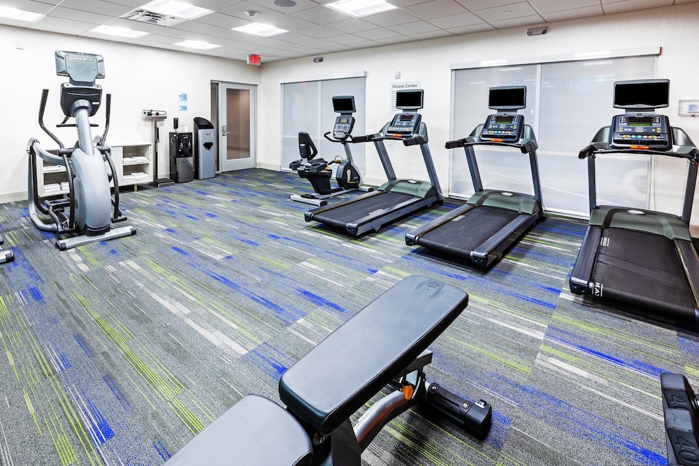 Holiday Inn Express Suites Stafford Nw Sugar Land An Ihg Hotel 33/56