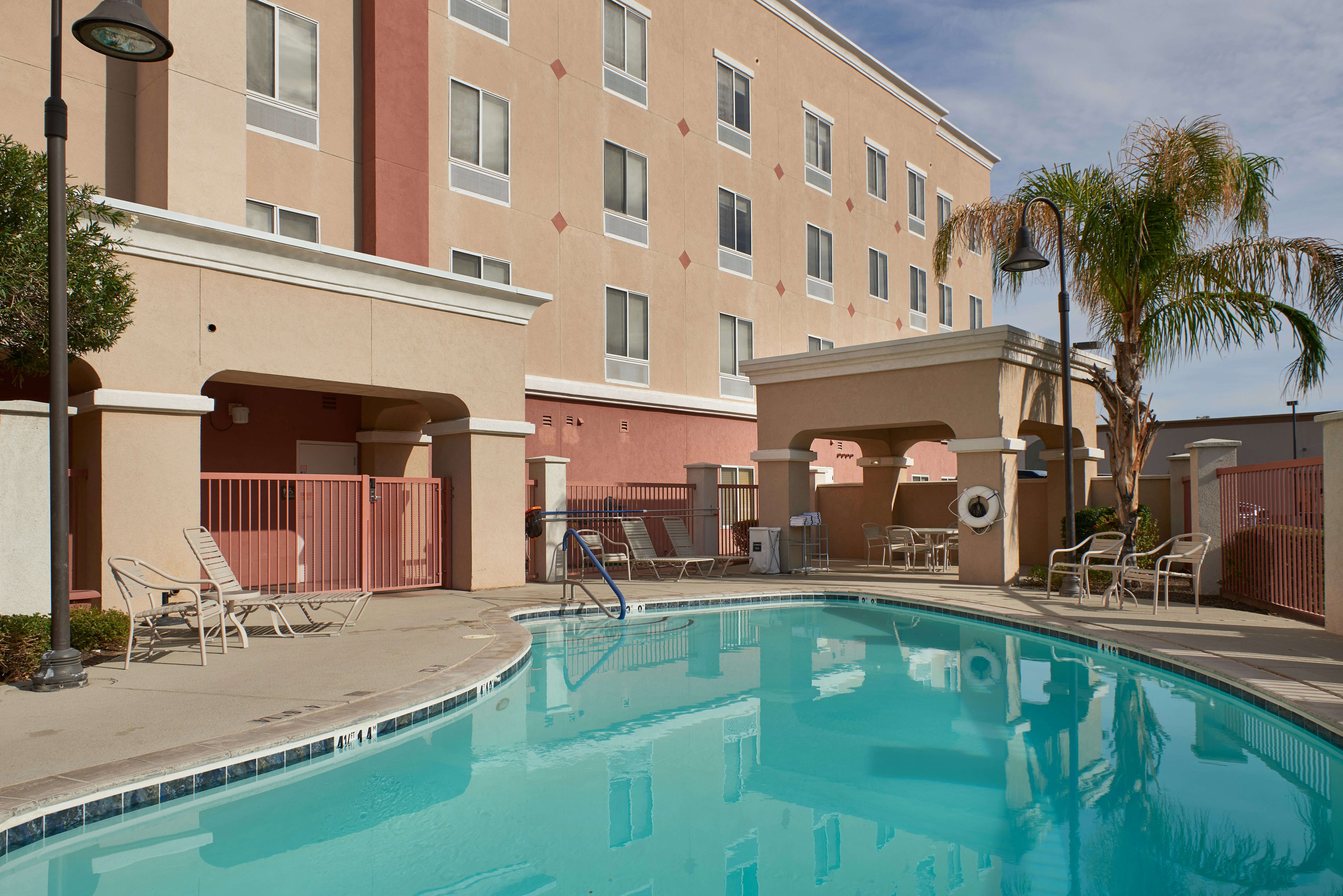 Hampton Inn & Suites Phoenix-Surprise 10/40