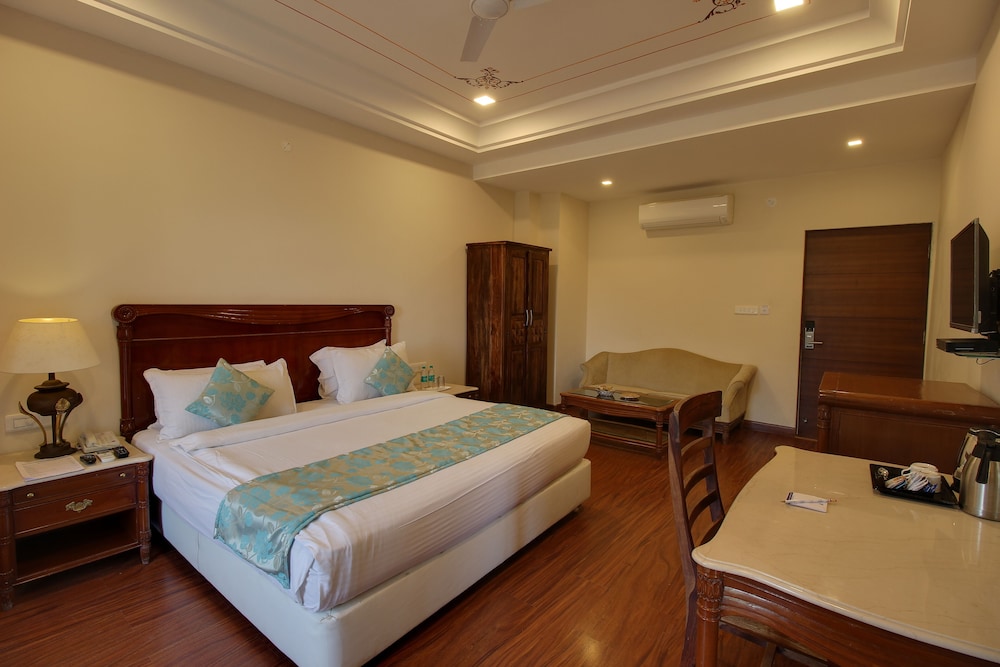 Times Kumbhalgarh Fort Resort-Pure Veg 20/45