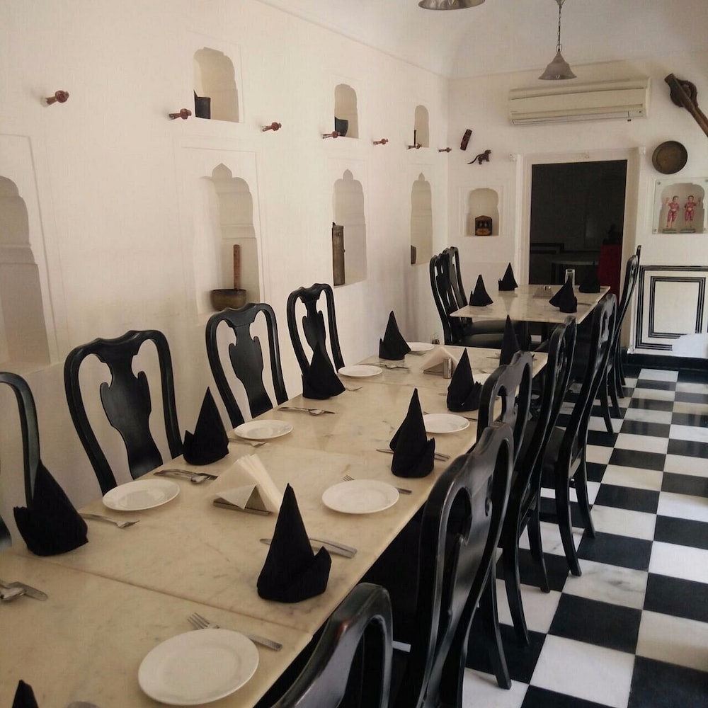 VIVAANA CULTURE HOTEL 37/50