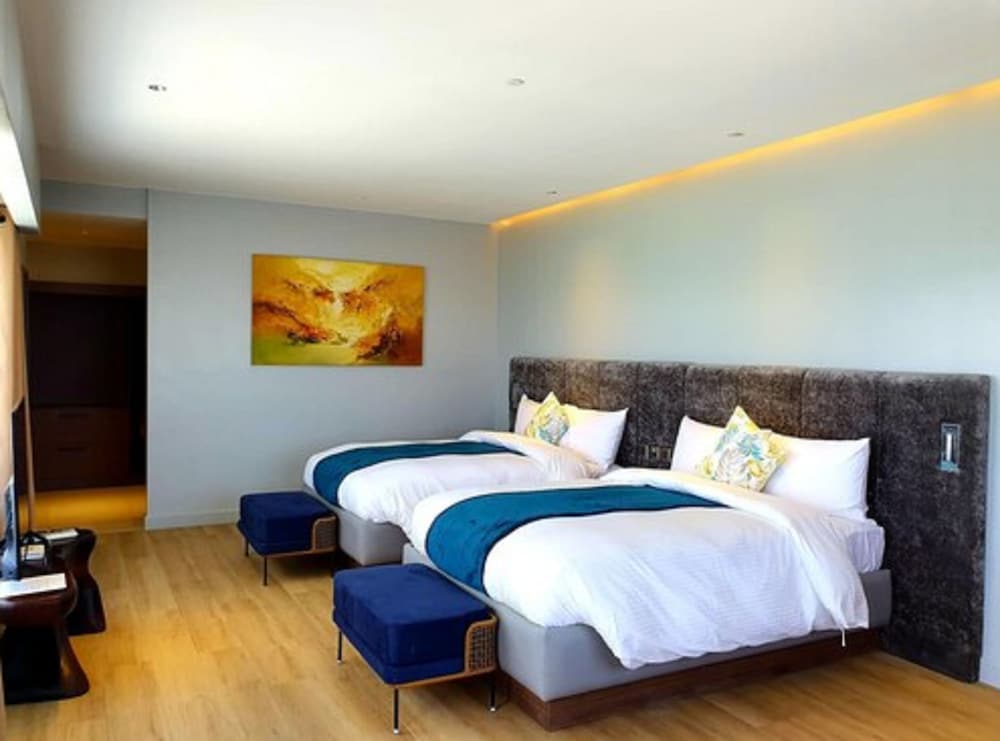 Pinnacle Boracay 13/67