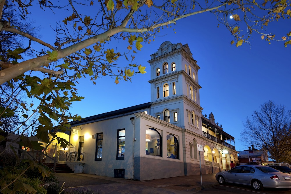 Yarra Valley Grand Hotel 2/50