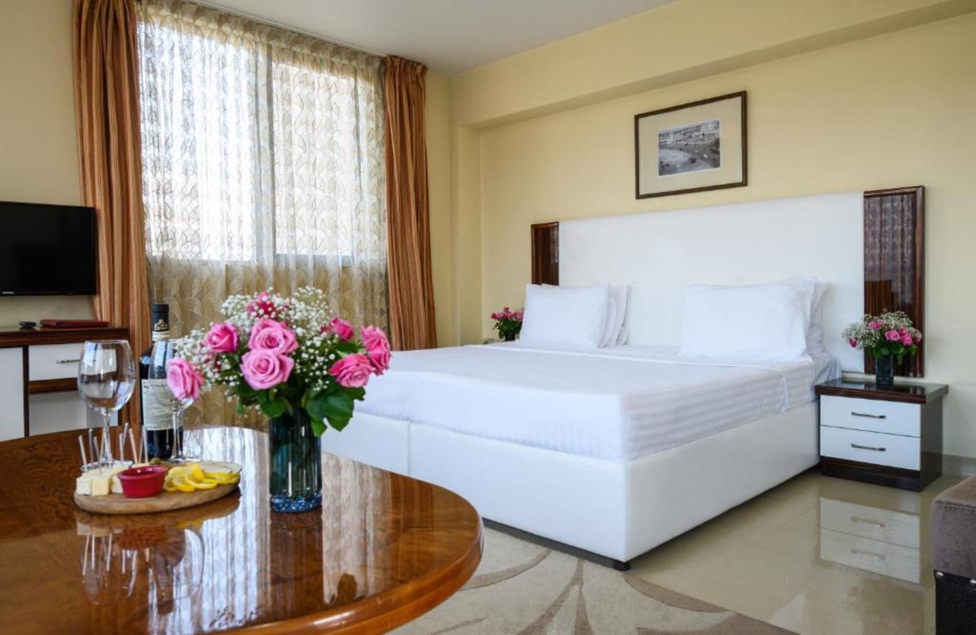 JUNIOR, DOUBLE OR TWIN BED
