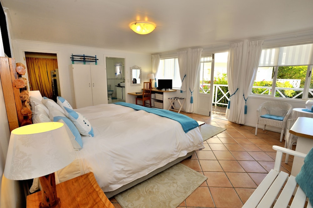 Brenton Beach House 15/50