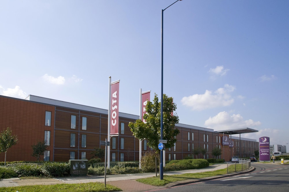 Premier Inn London Heathrow Airport T2 And T3 Bath Road 49/58