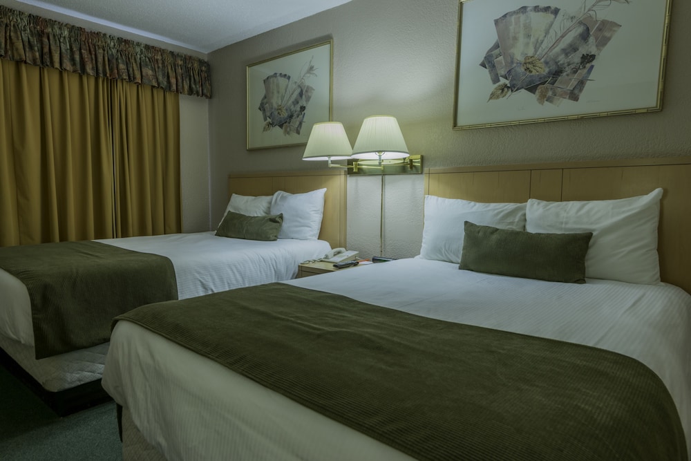 Howard Johnson By Wyndham Downtown Kamloops 7/33