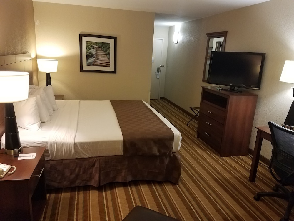 Rock Island Inn & Suites Marshalltown 26/55