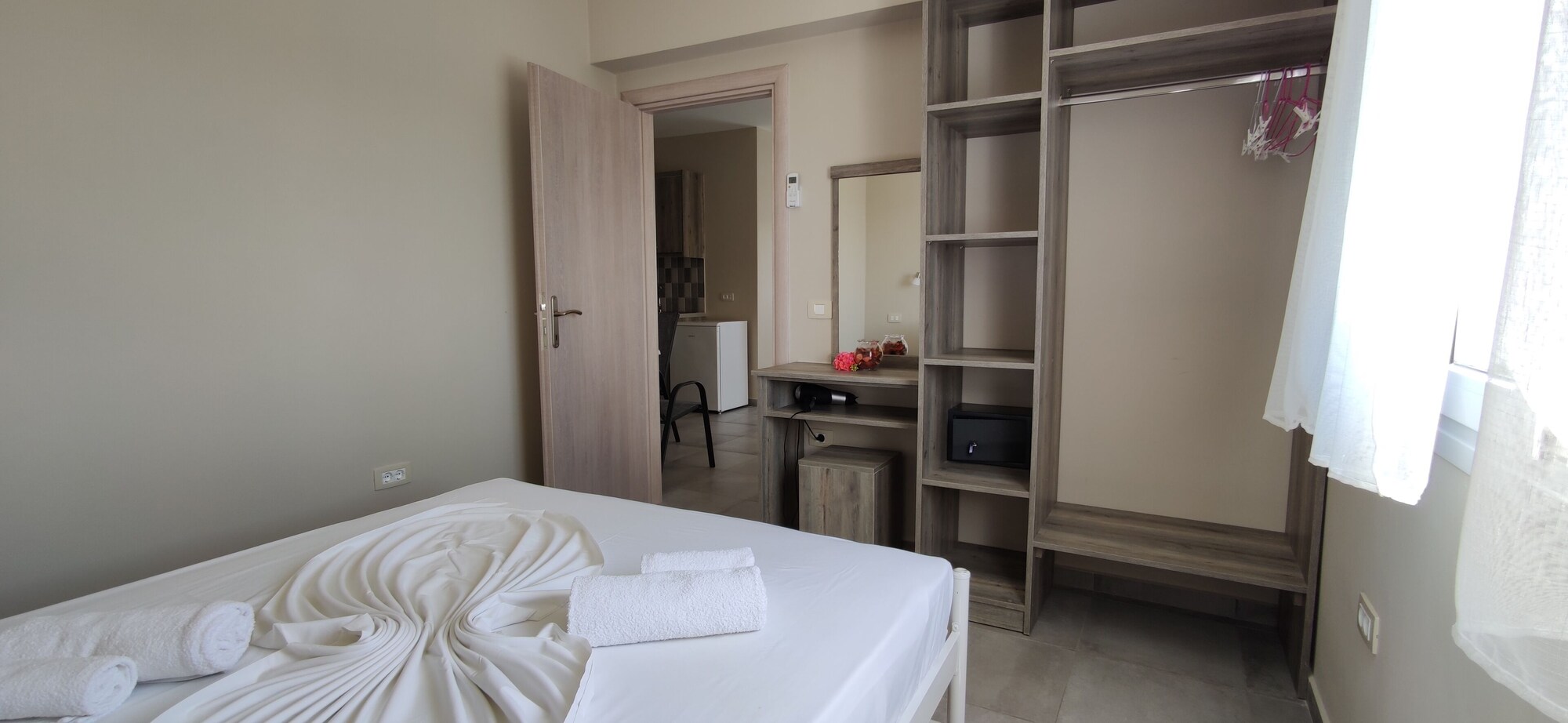 1 BEDROOM, APARTMENT