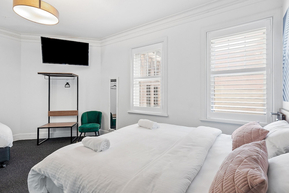 Criterion Hotel Sydney 19/64