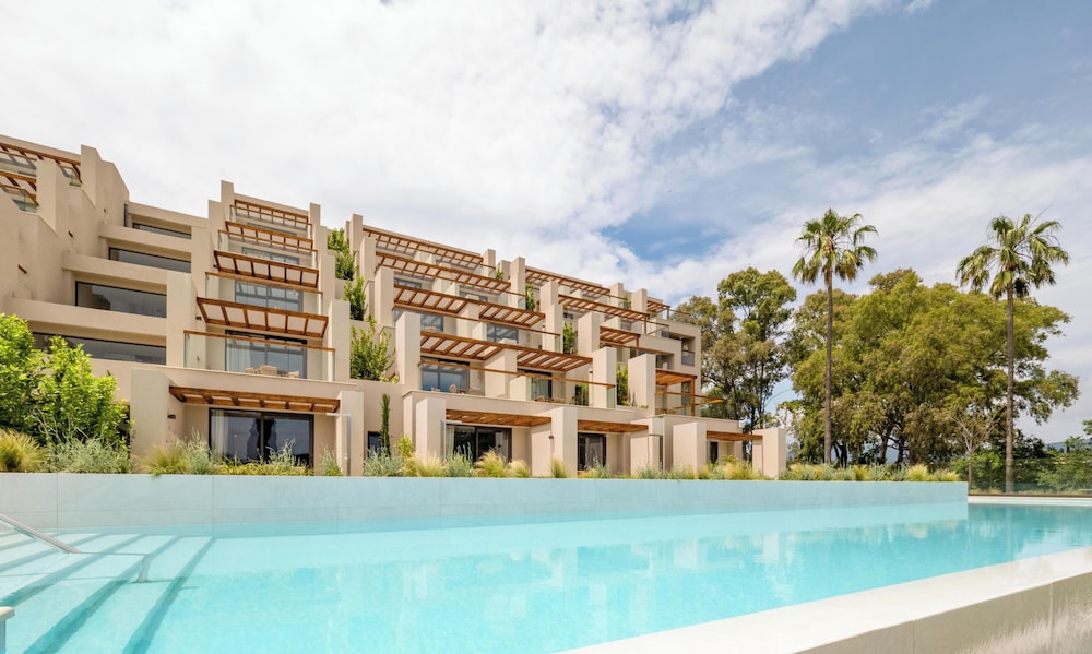 Hyatt Ziva Corfu 9/76