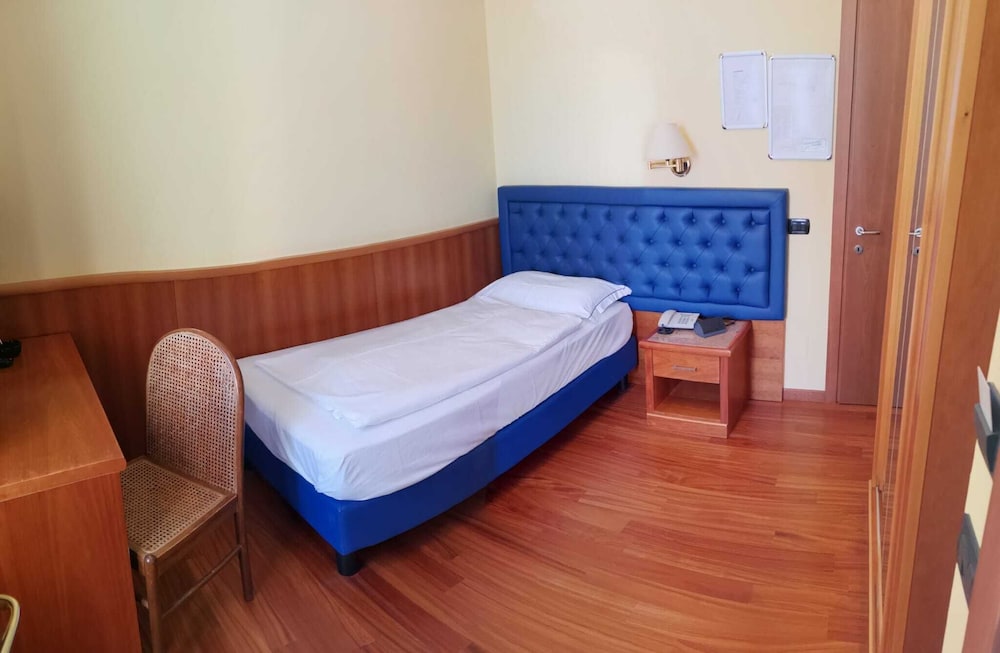 HOTEL DU PARC 11/62