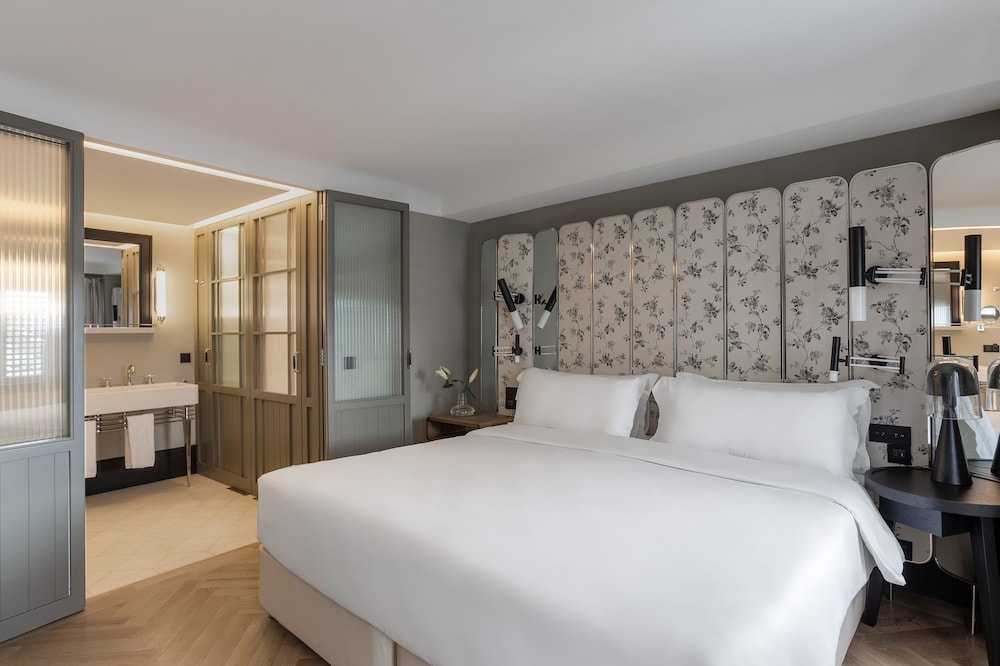 The Wings Hotels Collection 15/80