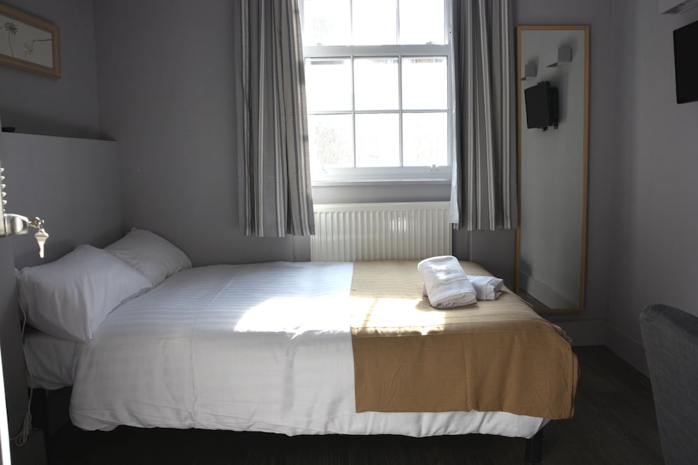 Monopoly Accommodations 24/50