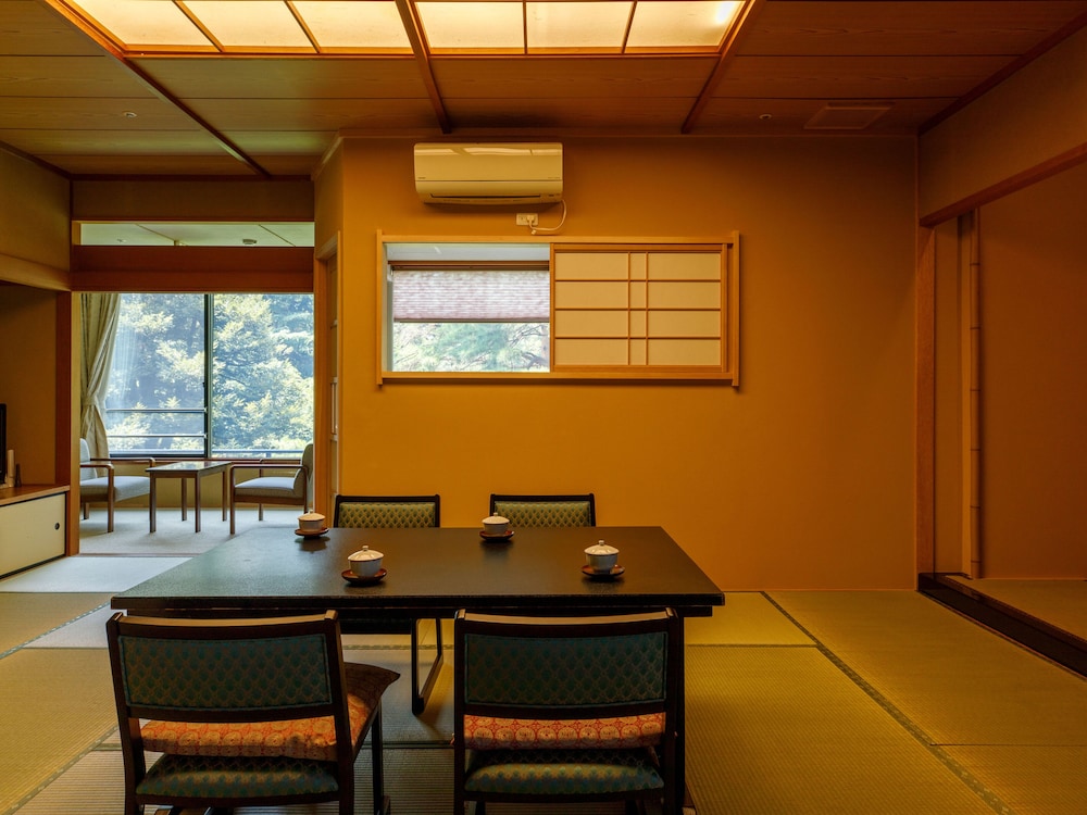 Matsusaki 37/44