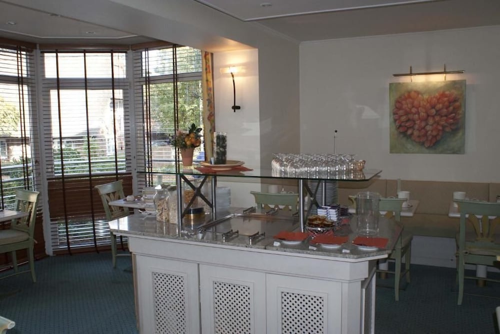 ENTREE HOTEL GROSS BORSTEL 9/50
