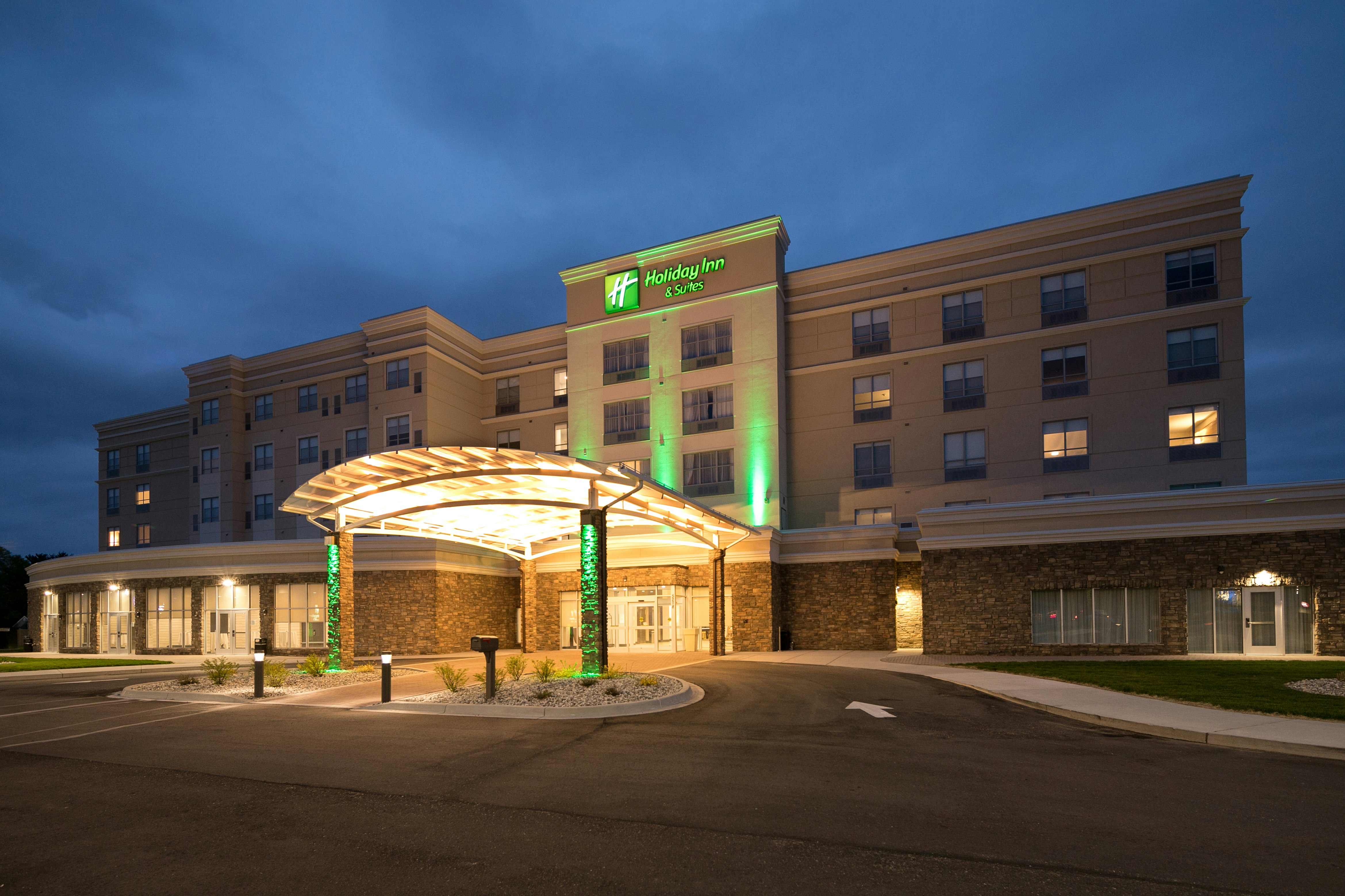 Holiday Inn & Suites Mount Pleasant 3/64