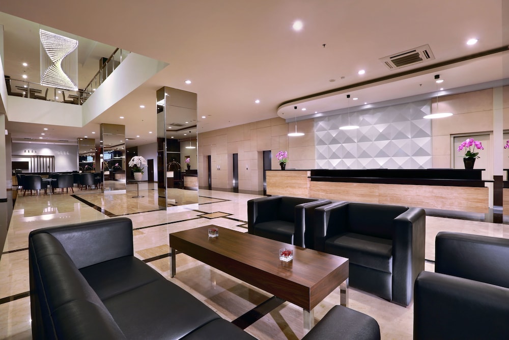 Aston Imperial Bekasi Hotel & Conference Center 32/53