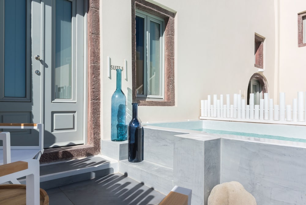 Mythical Blue Luxury Suites 32/50