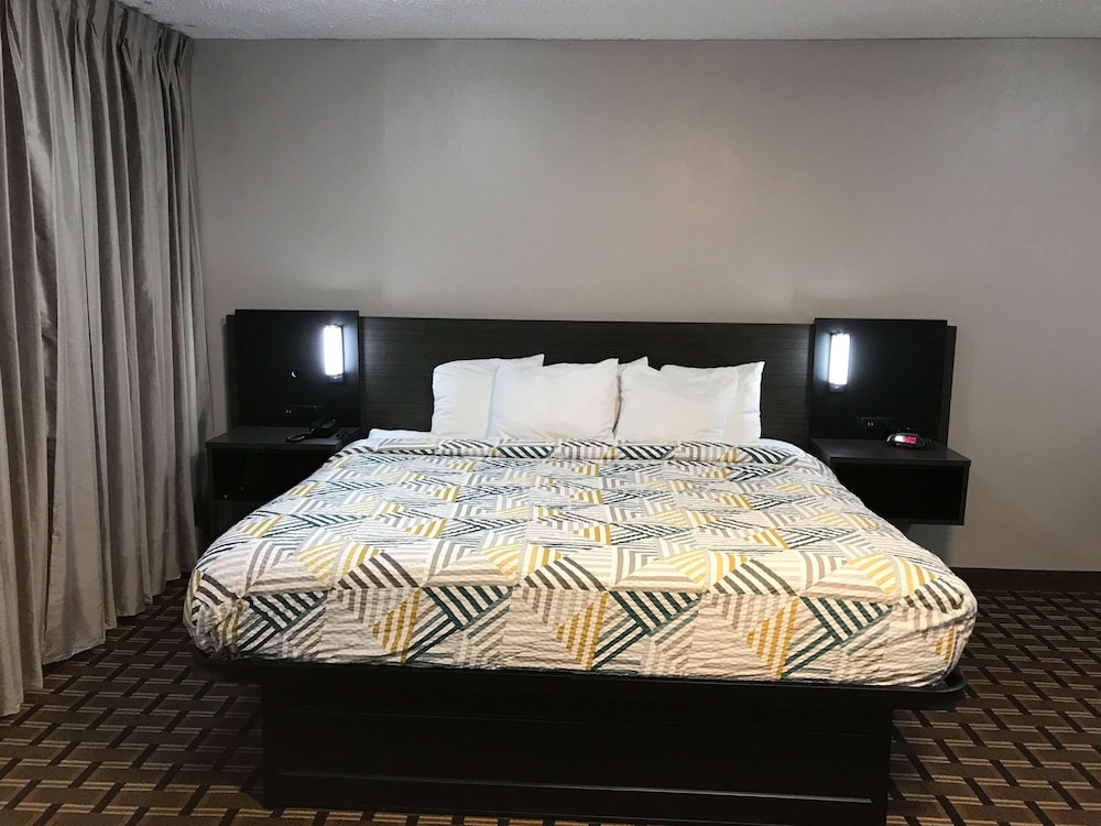 Studio 6 Suites Tupelo MS North 12/37