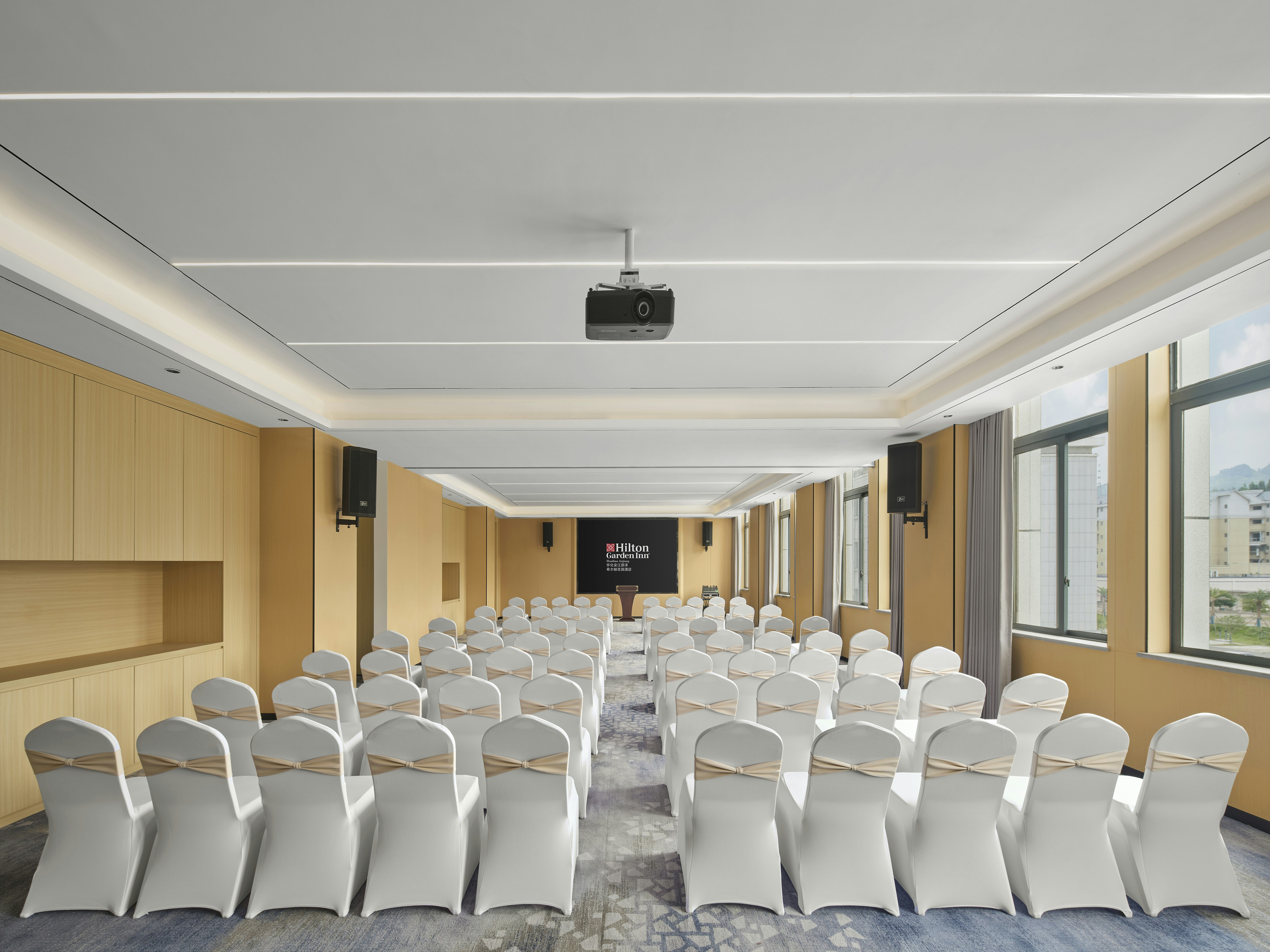 Hilton Garden Inn Huaihua Anjiang 45/46