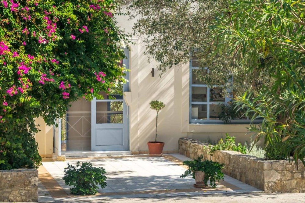 Armonia Bay Hotel 41/48