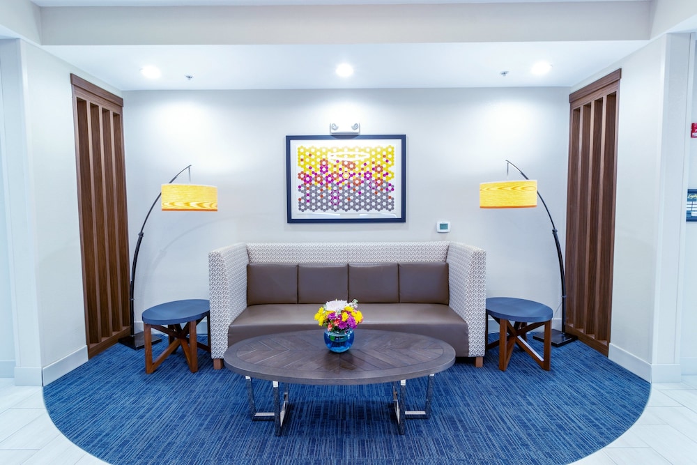 Holiday Inn Express & Suites Crestview South I-10 47/69