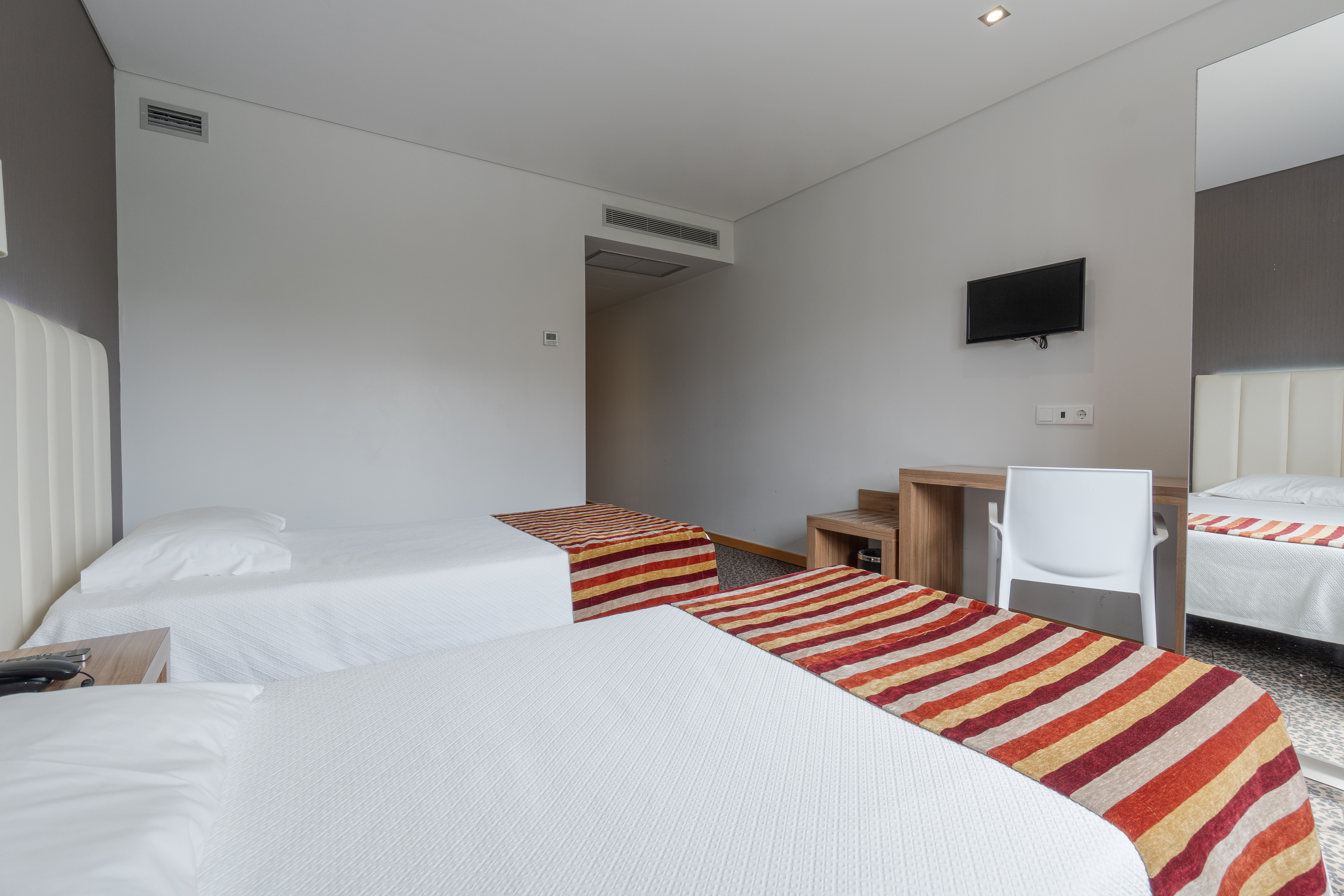 Standard, Twin Beds