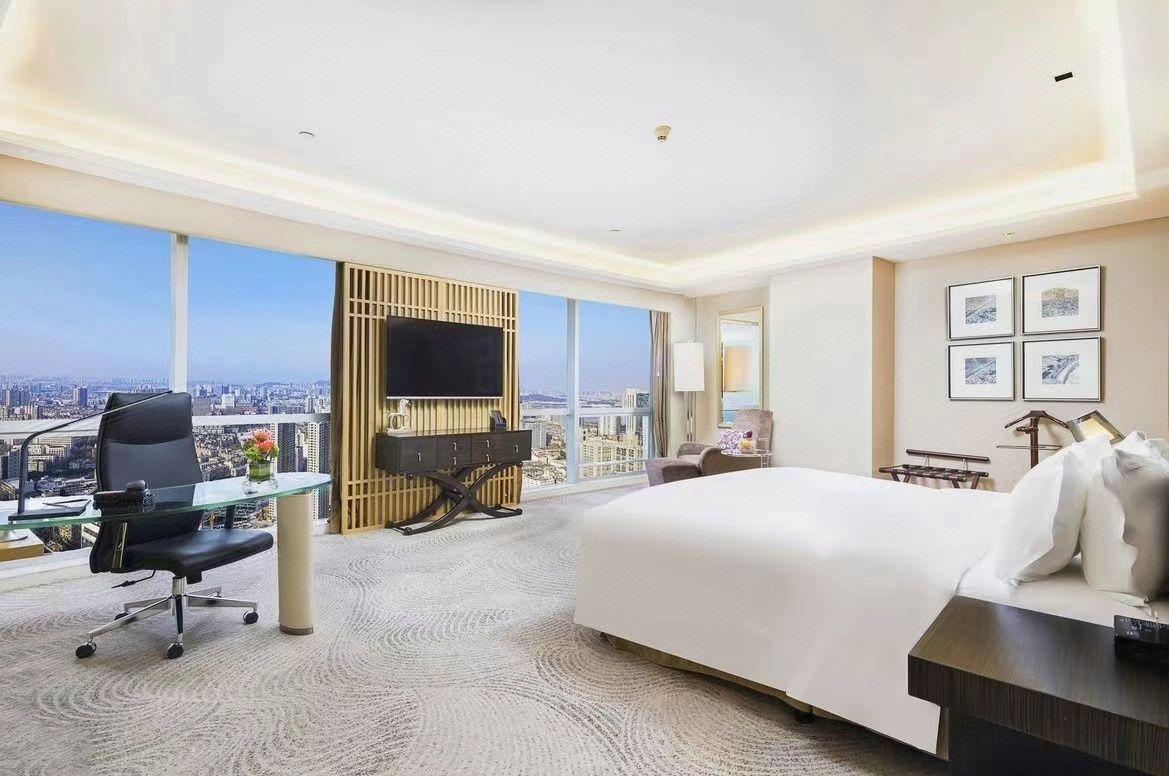 Shangpin Crystal Hotel (Hefei Fubang Plaza) 20/37