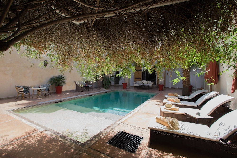 Riad Charai 12/77