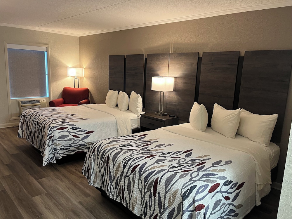 Deluxe, 2 Queen Beds, Accessible