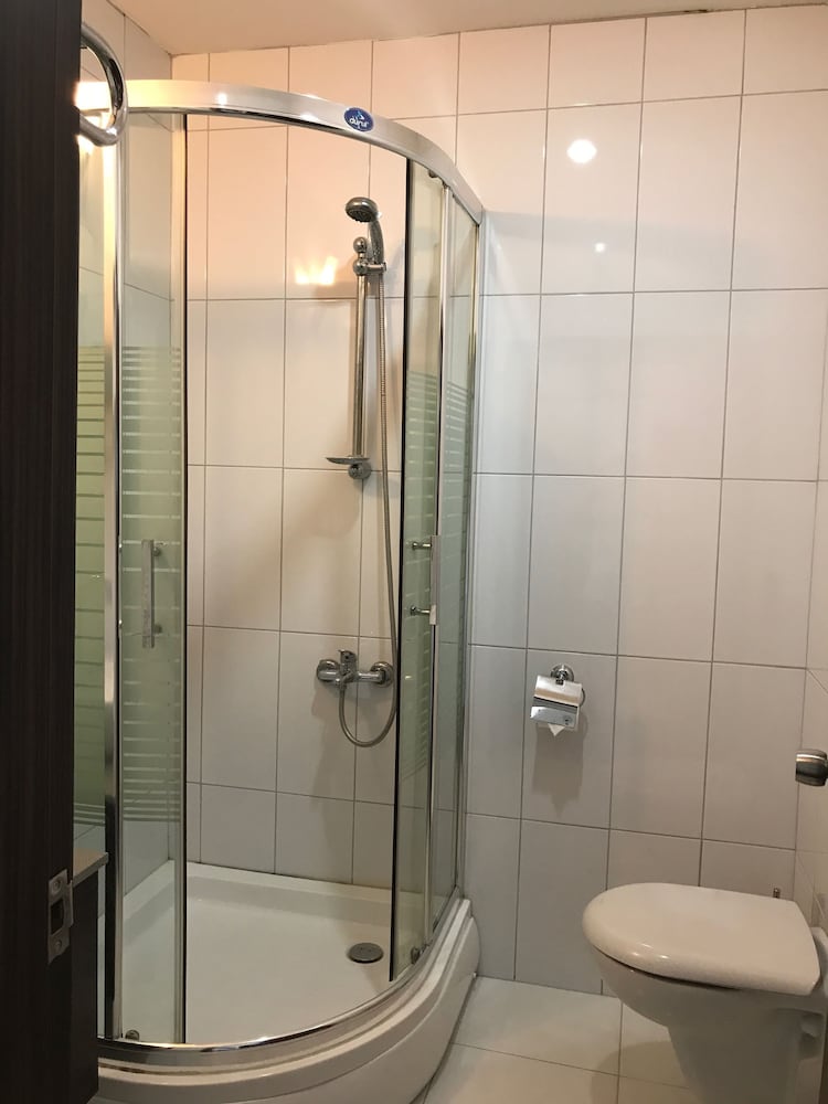 Hande Hotel 60/60