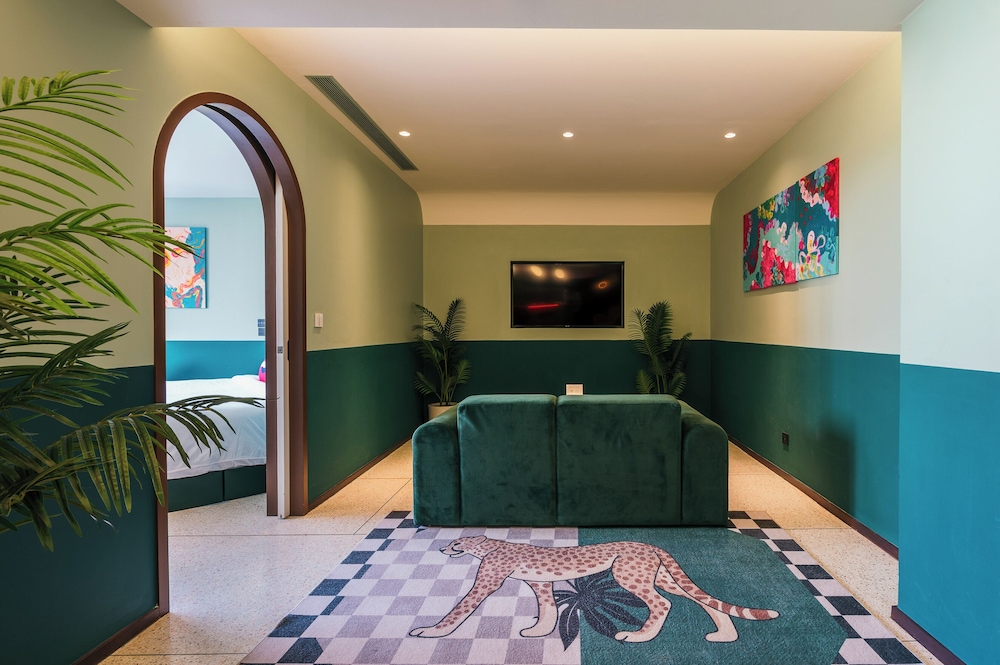 The Fig Lobby 108/136