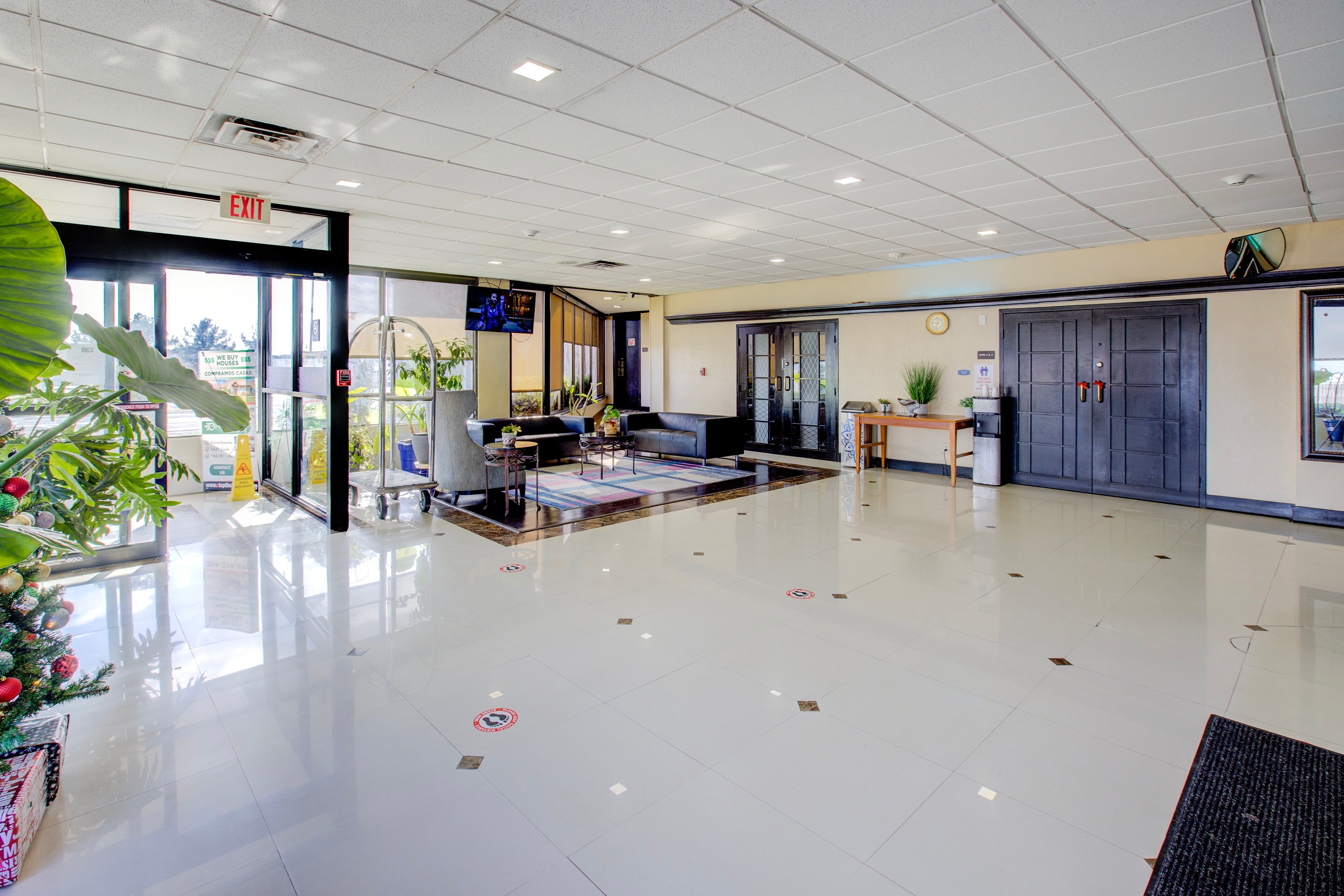 Lobby at Capital O Dallas/Duncanville, DUNCANVILLE - TX