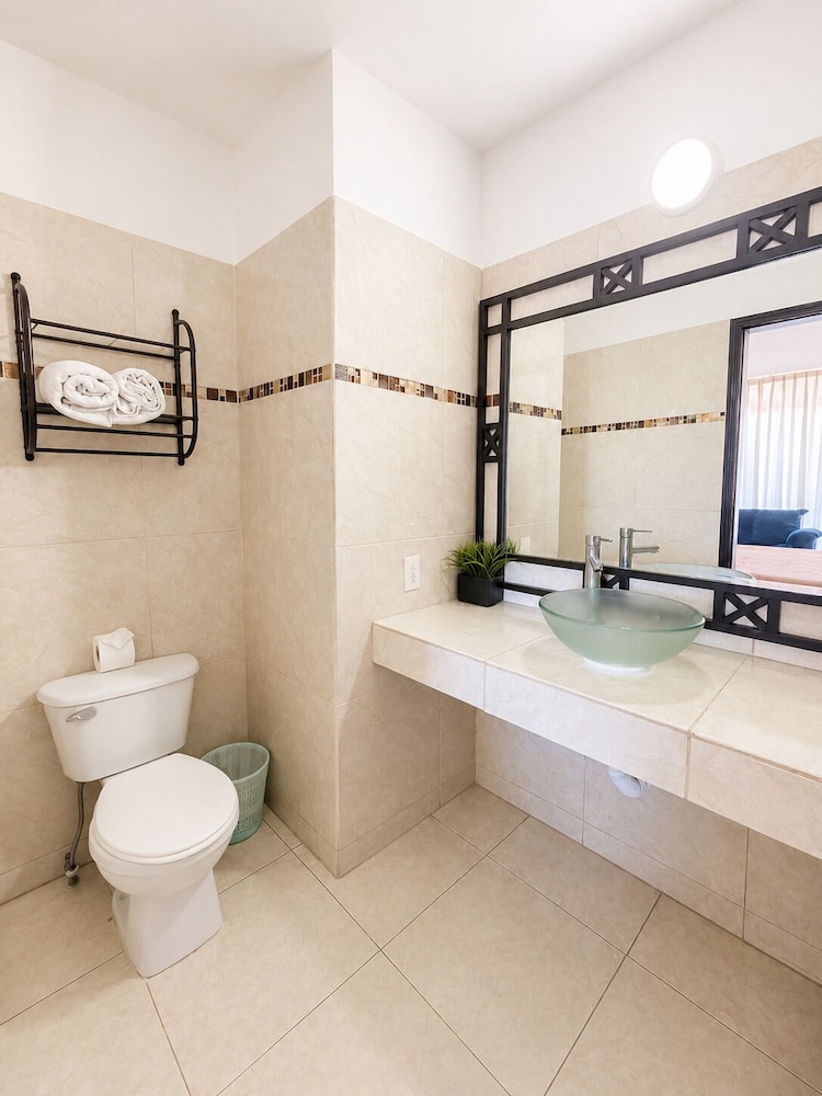 Zona Dorada Inn 49/50