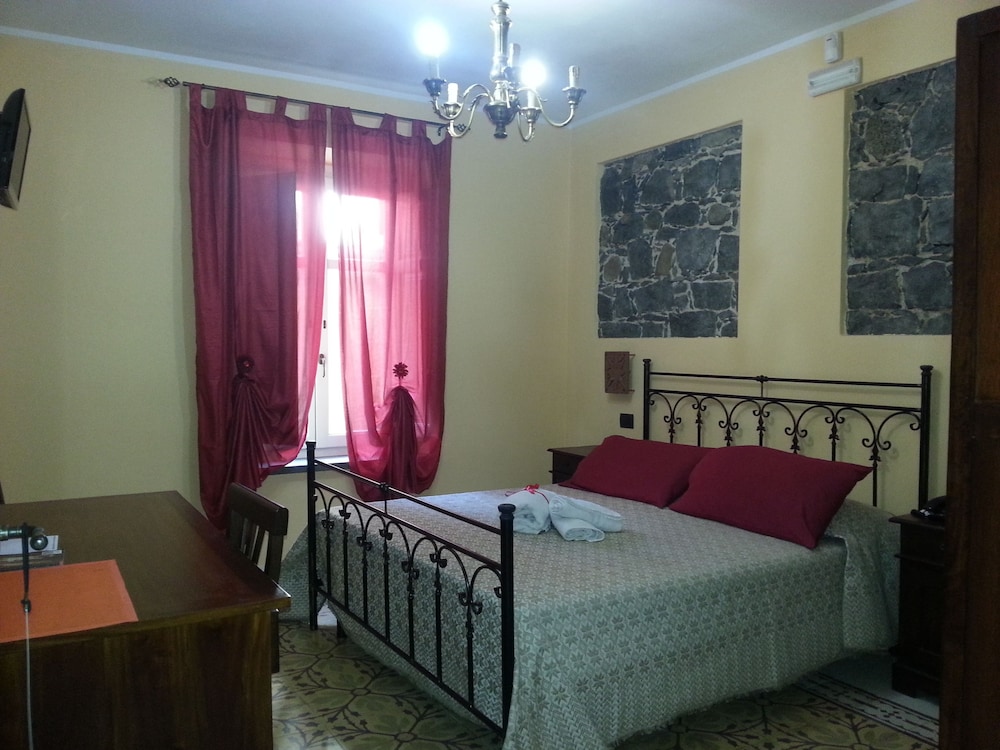La Corte Di Lucina 15/50