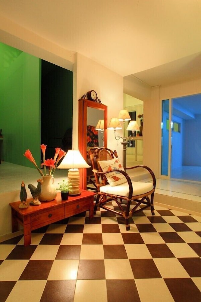 THE TERRACE HOTEL 32/47