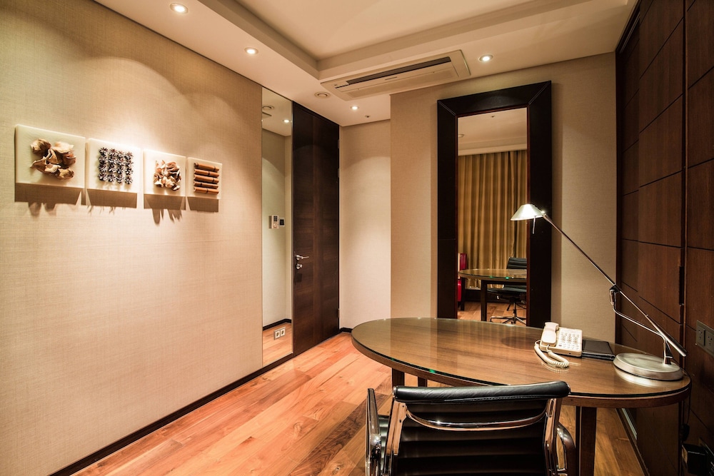 Yeouido Park Centre Seoul Marriott Executive Apartments 16/34