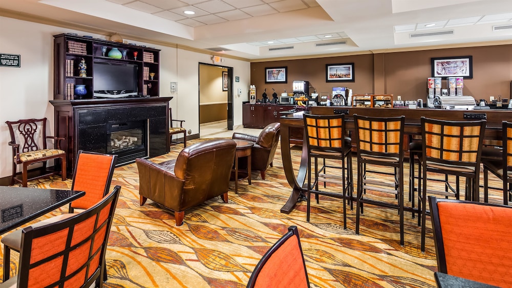 Spark by Hilton Rahway 19/25
