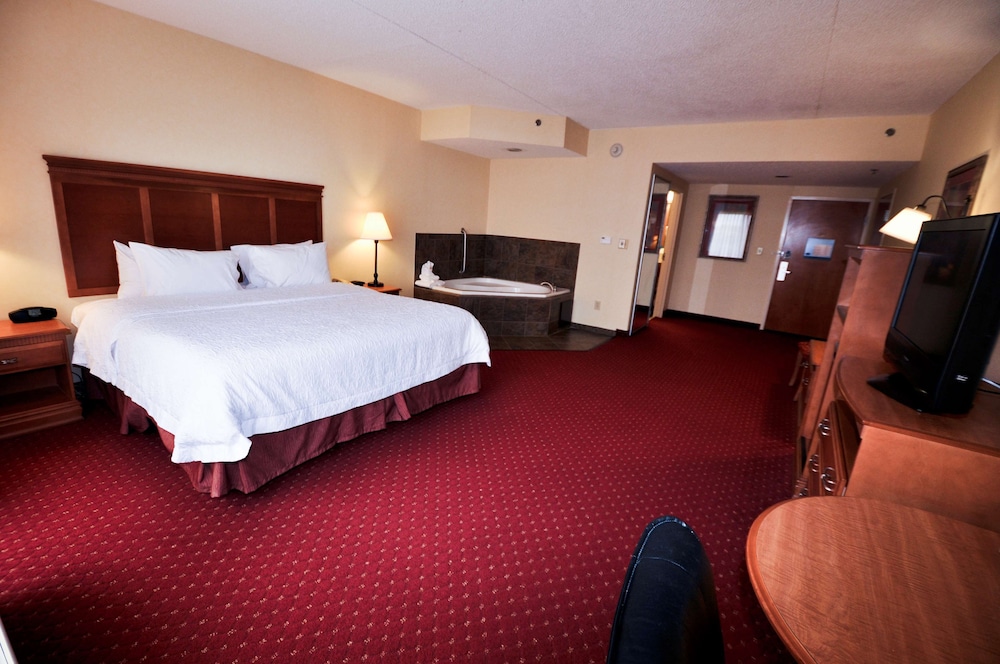 Hampton Inn Suites Louisville 13/46