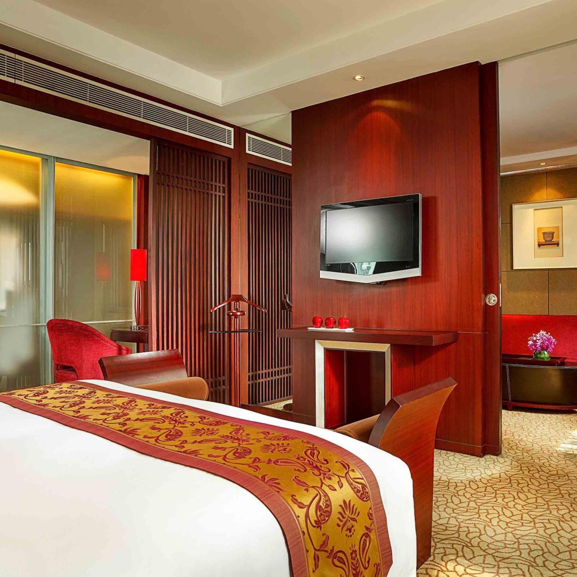 PRESTIGE, SUITE, KING BED, CITY VIEW