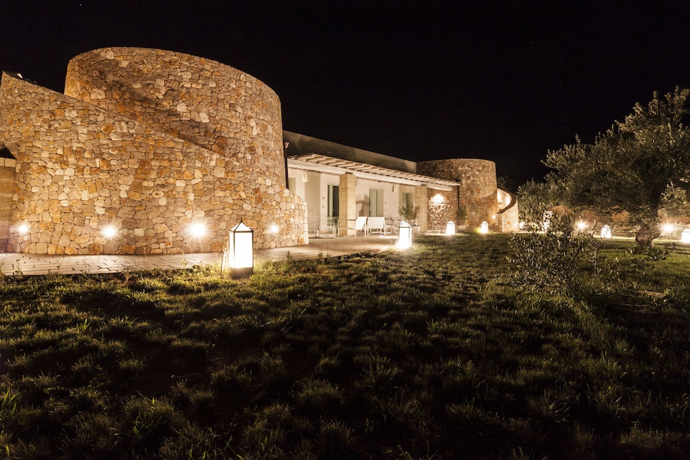 Montiro Hotel 43/48