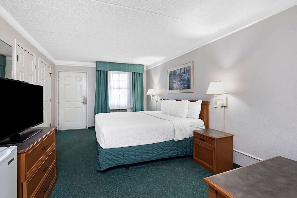 La Quinta Inn El Paso East Lomaland 14/42