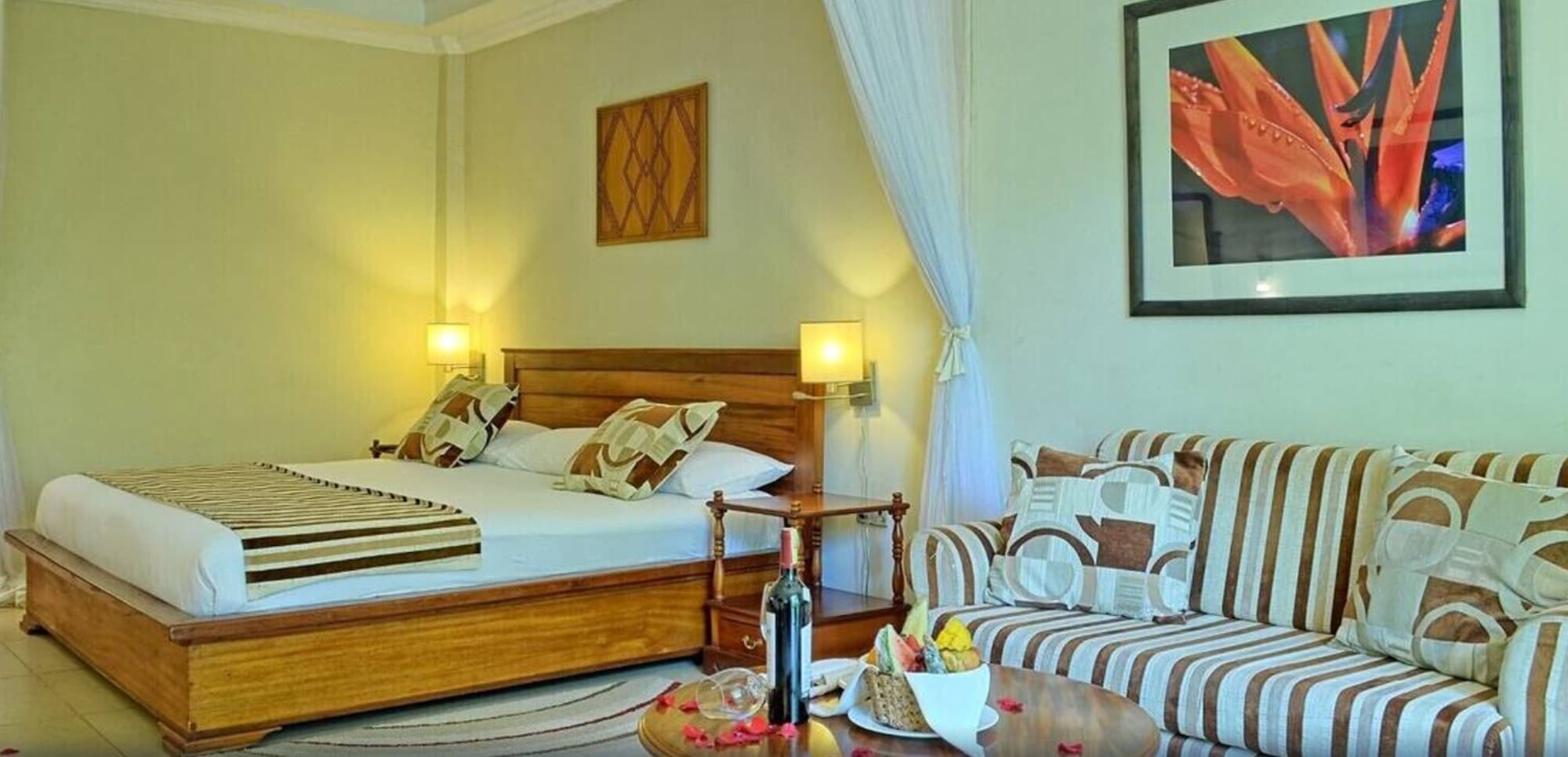 Deluxe, King Bed, Lake View