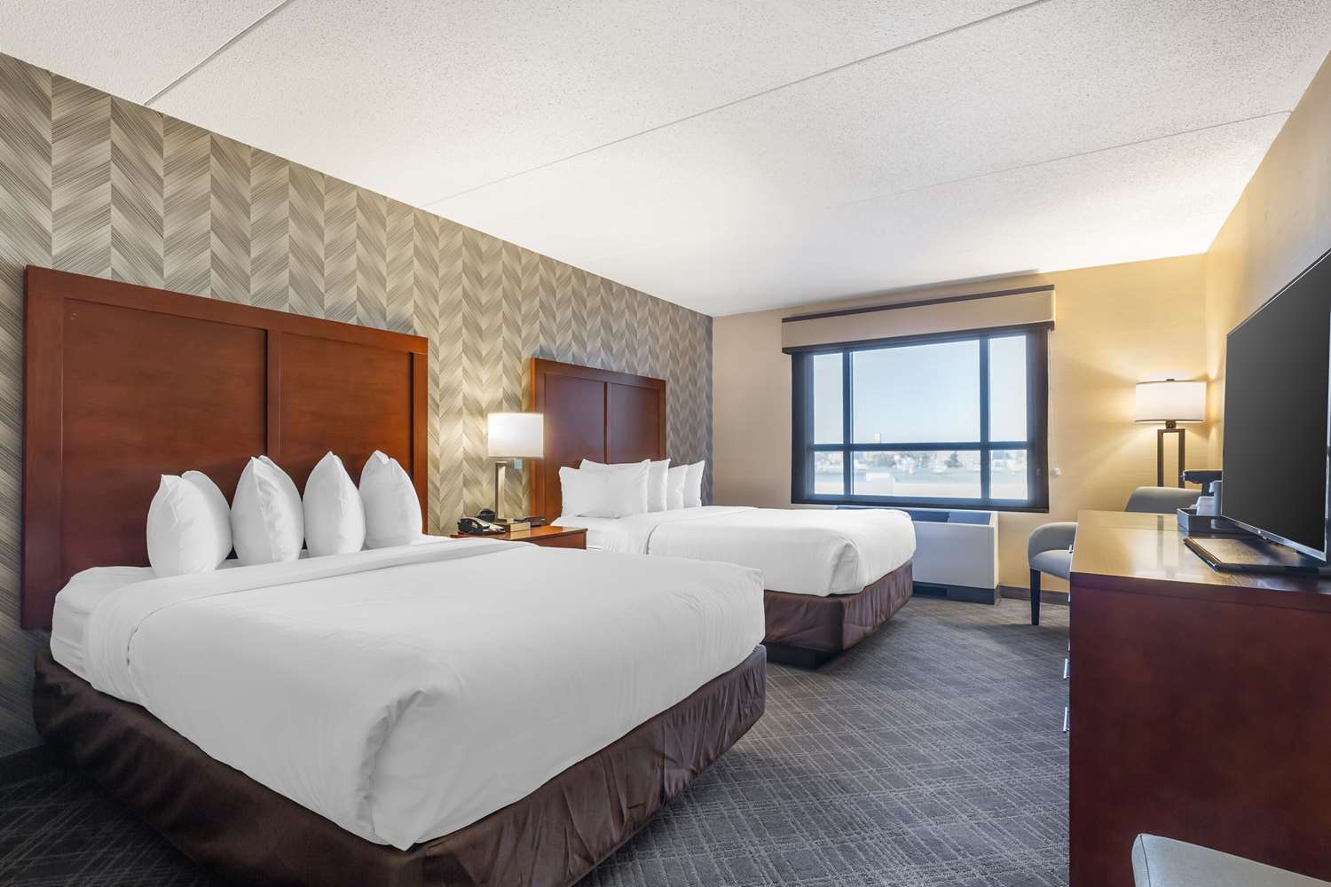 غرفة بسريرين كوين لذوي الإعاقة، Comfort Inn & Suites Logan International Airport 2/3