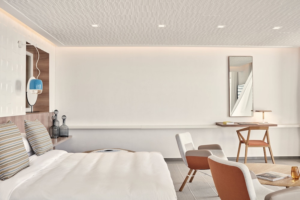 Myconian Korali Relais and Chateaux 24/78